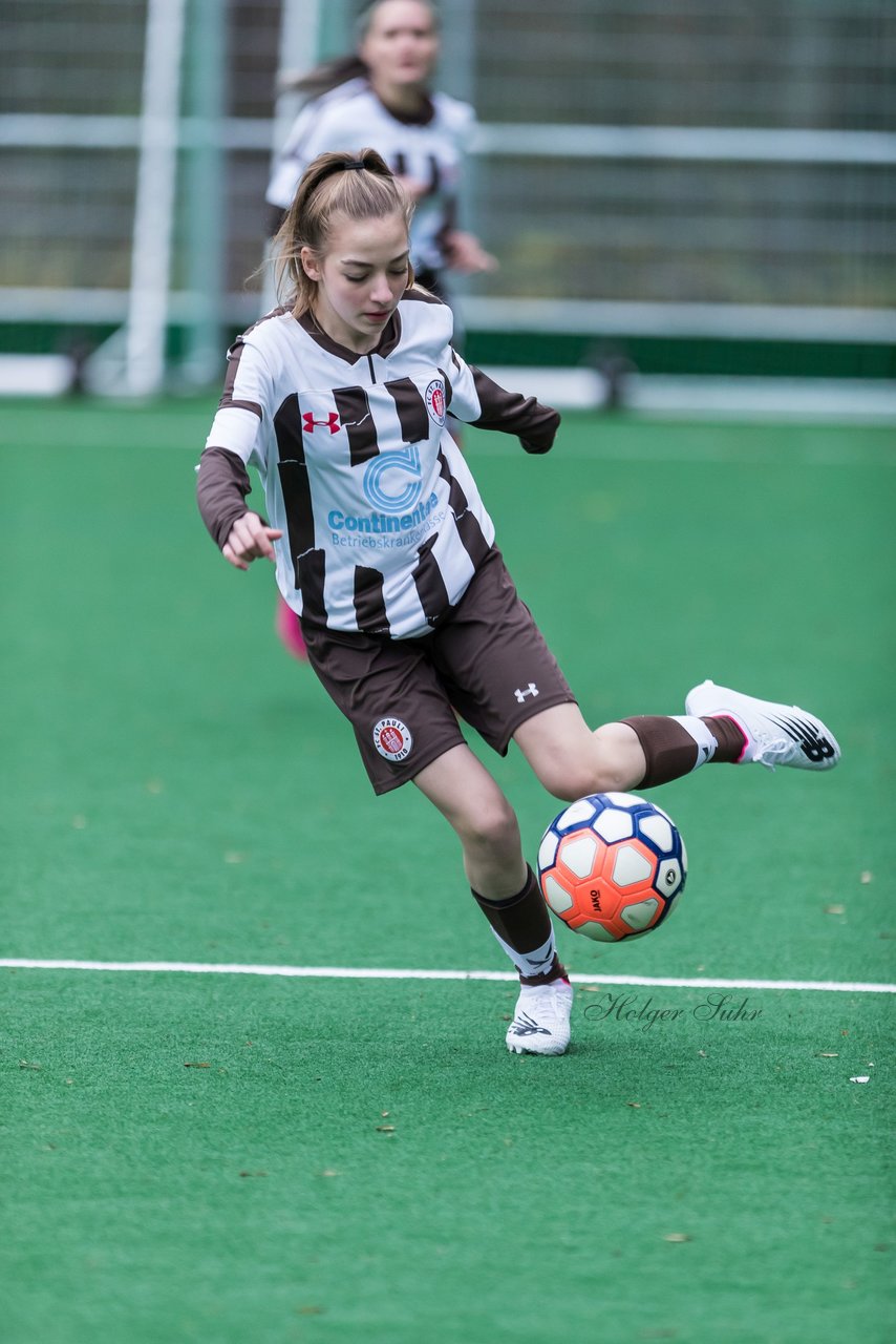 Bild 254 - wBJ VfL Pinneberg - St. Pauli : Ergebnis: 7:0 (Abbruch)